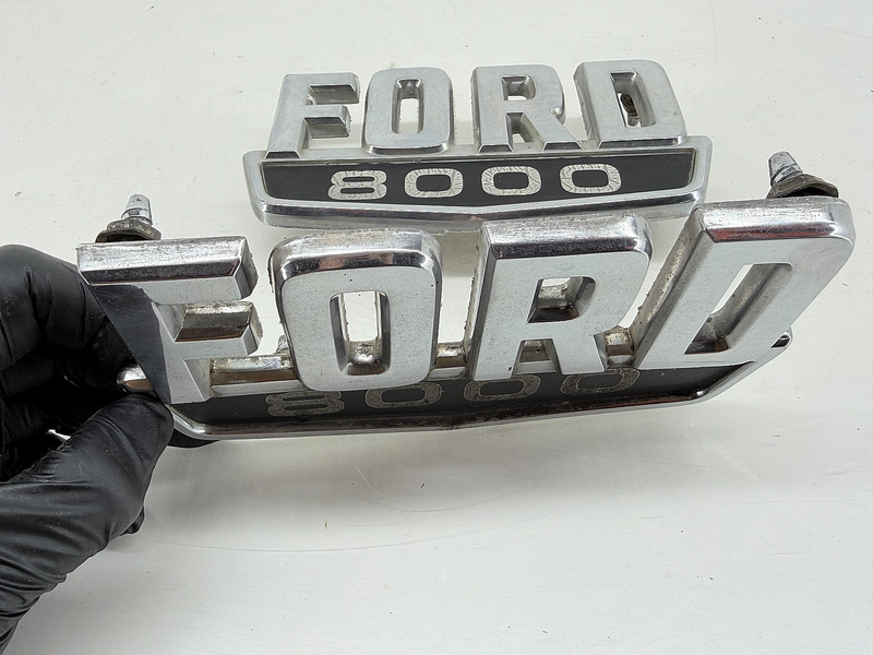 VINTAGE OEM 1970 FORD TRACTOR TRUCK 8000 PAIR HOOD SIDE EMBLEM D0HB80020A68A C66