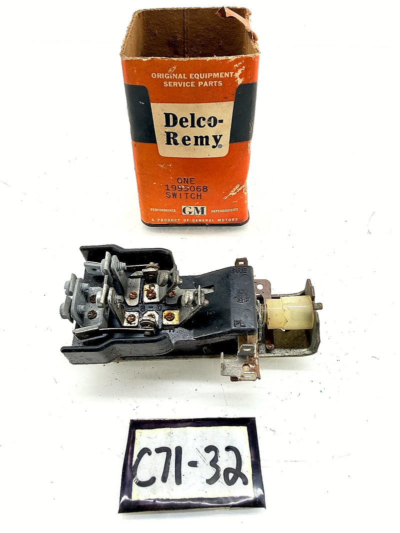 OEM Headlight Switch 1955 - 1957 Corvette Chevy BEL AIR GMC Truck 1995072 C71-32
