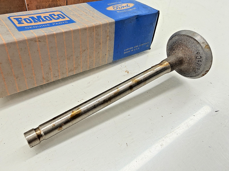 (1) NOS 1966 Lincoln Continental Engine Intake Exhaust Valve C6VY-6505-A C57-68B