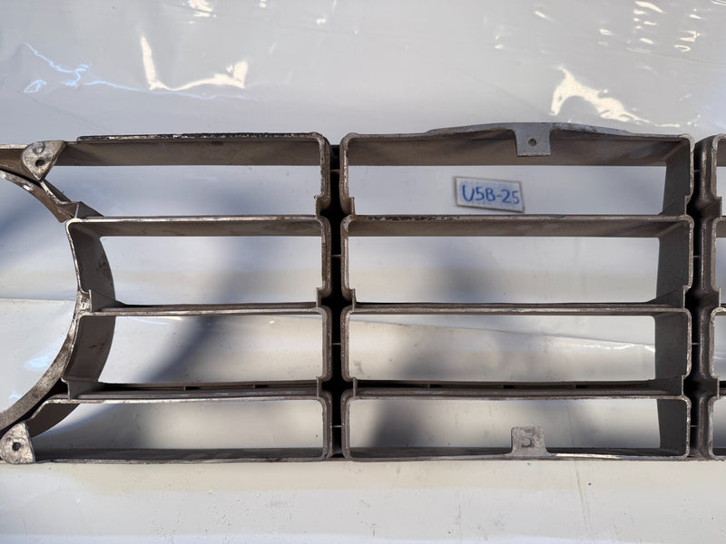 OEM 73 74 75 FORD TRUCK RH GRILL GRILLE D3TB-8A405 F100 F250 RANGER XLT U5B-25