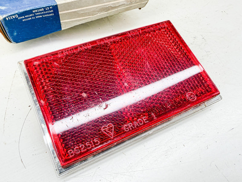 NOS 1960s FORD ENGLAND CORTINA ANGLIA RED REFLECTOR 3037E BS2515 C78-49