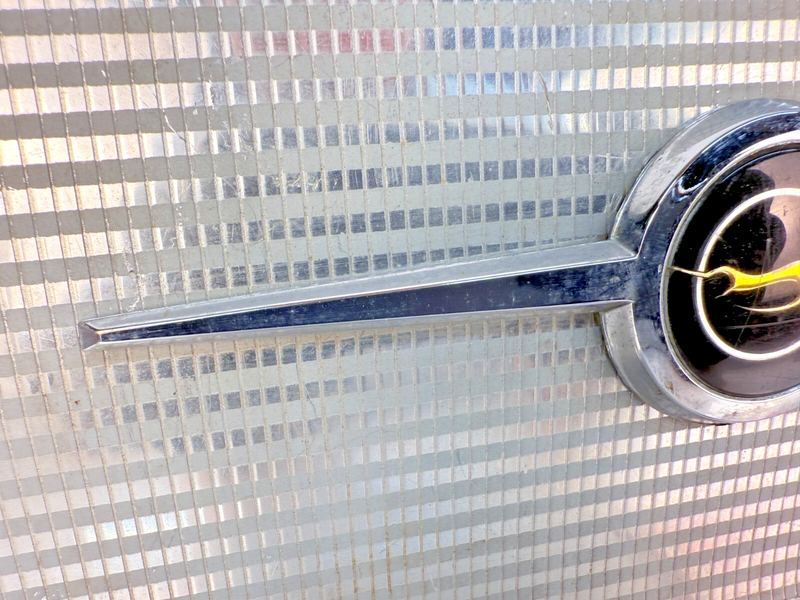 OEM 1962 Chevy Impala Super Sport Lower RIGHT Dash Panel Trim & Emblem B62 61-31