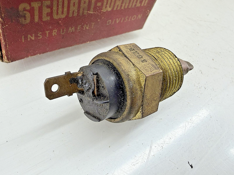 NOS STEWART WARNER TEMPERATURE WARNING SWITCH BRASS SW BOX D-363-F C76-124