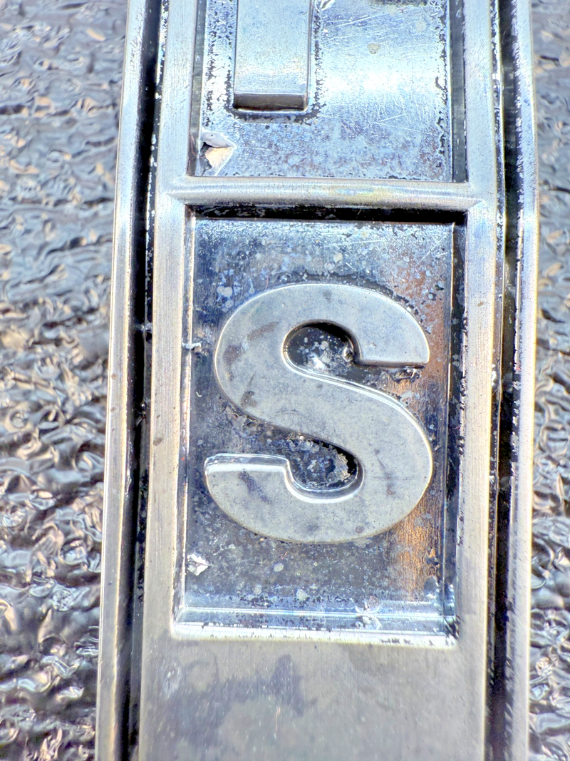 Original 1967 1968 Rally Sport Camaro RS Grill Emblem Badge 3899892 E5-55