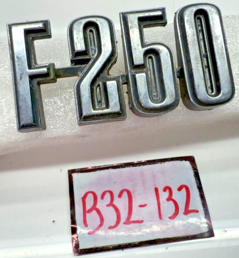 OEM 1973 - 1979 Ford Truck F-250 Emblem D4TB-16702-BA 74 75 76 77 78 B32-132