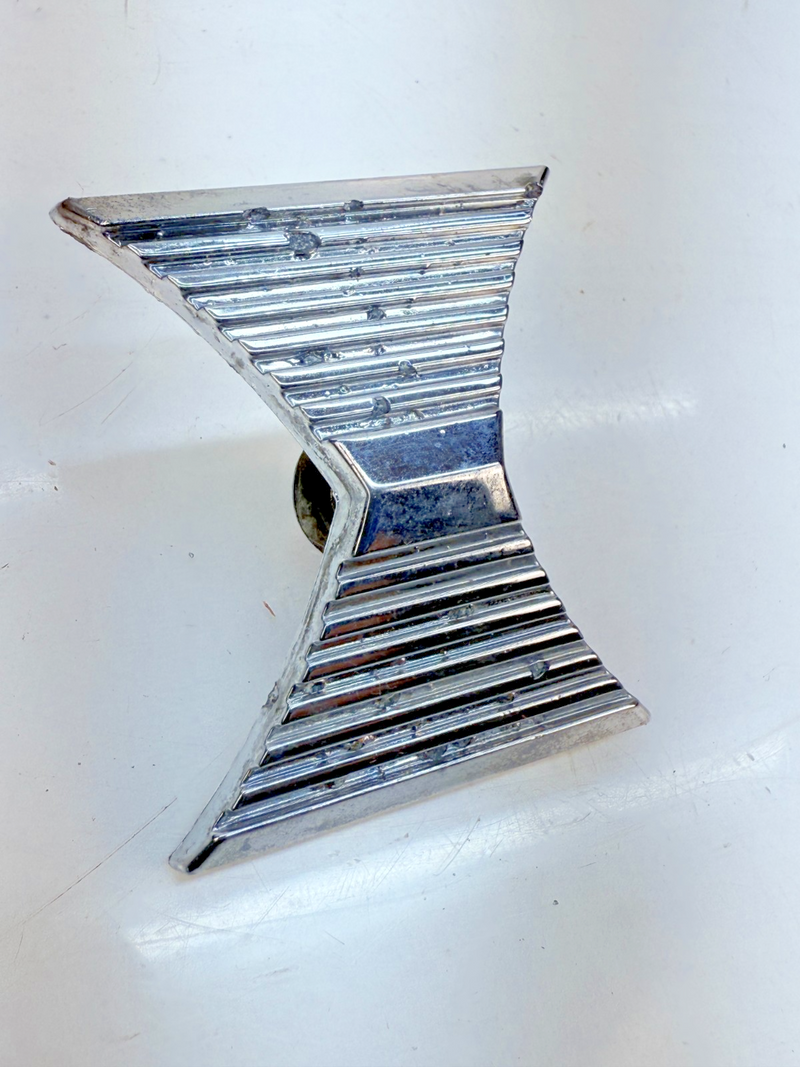 OEM 1962 Oldsmobile Starfire Tail Light IN-BETWEEN Moulding Trim Emblem E5-22