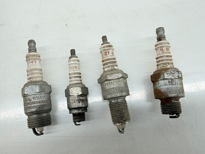 Vintage NOS Lot Autolite Champion Spark Plugs AR51 BF82 ARL82 AG52 AR80 H12Y C66
