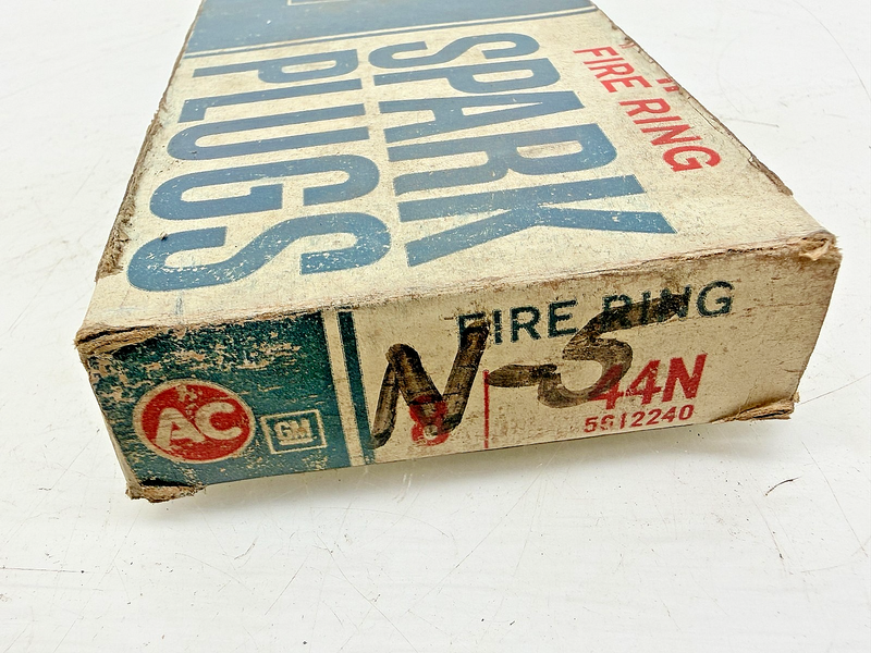 (8) NOS 1958 - 1968 Chevy 348 396 AC 44N Fire Ring Spark Plugs Sleeve C75-47