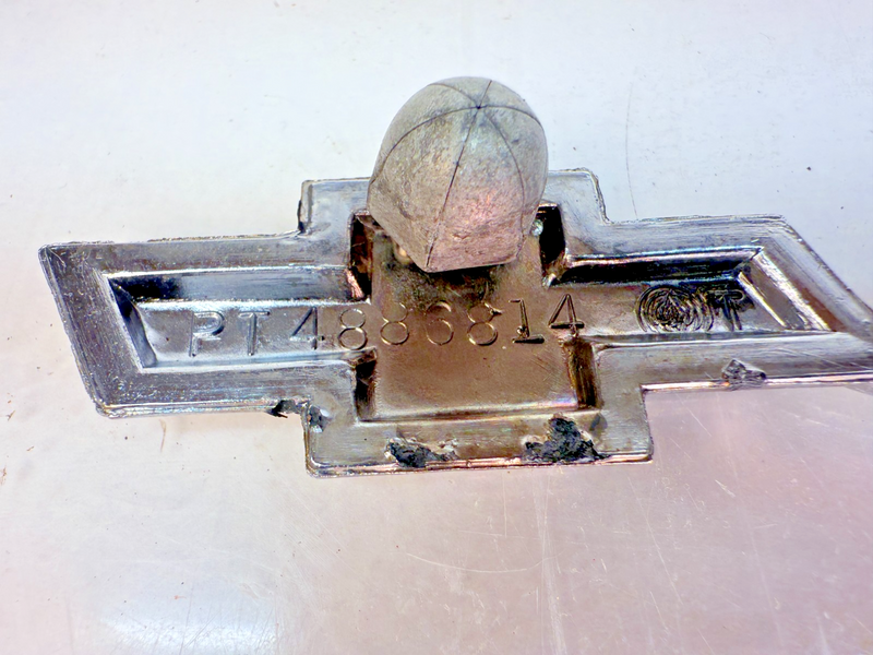 OEM 1964 CHEVROLET BISCAYNE CHROME QUARTER PANEL SCRIPT EMBLEM 4886814 E7-4