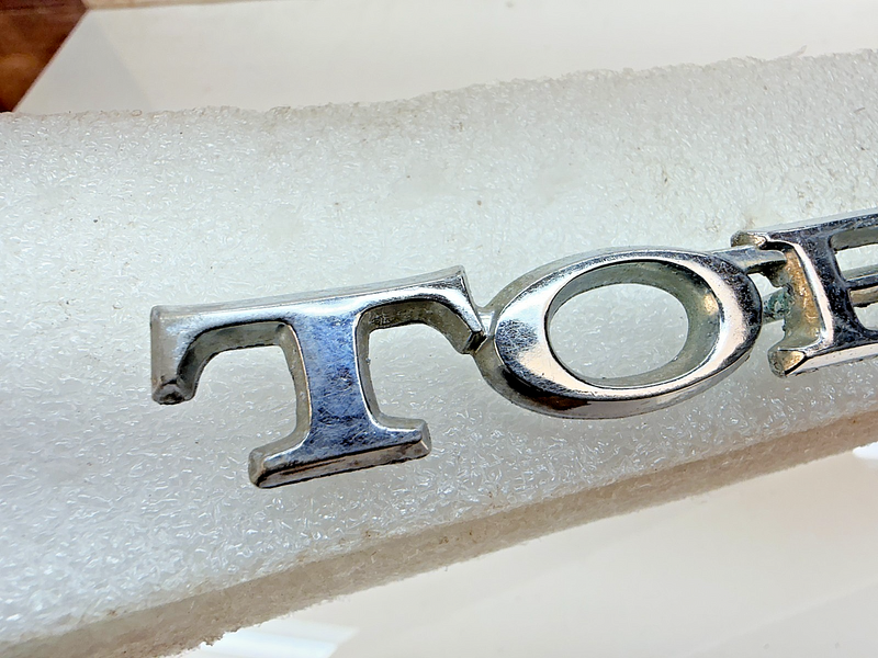 ORIGINAL 1970 1971 FORD TORINO CHROME EMBLEM D10B-65291B62-AB E8-55