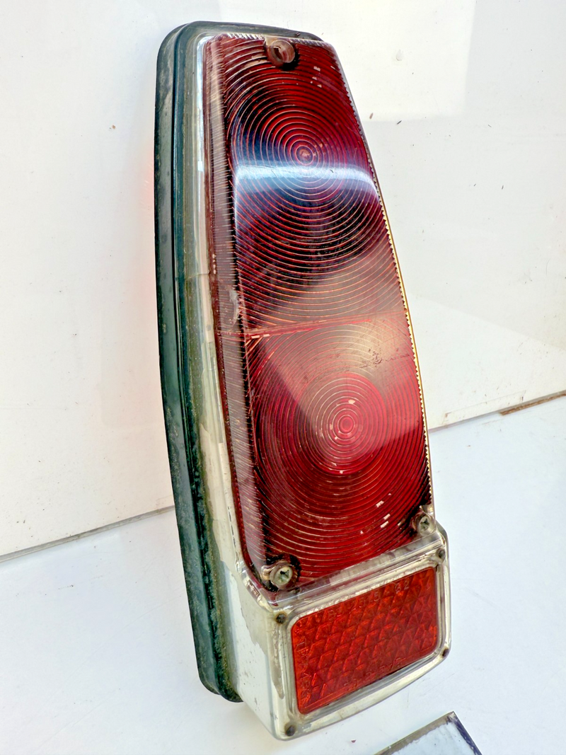 Vintage OEM Peugeot Genuine Rear Lens Tail Light BS 2515-G2 B75-37