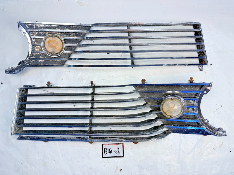 Vintage OEM 1960 Pontiac Bonneville Grill Left Right LH RH 536072 536073 B16-2