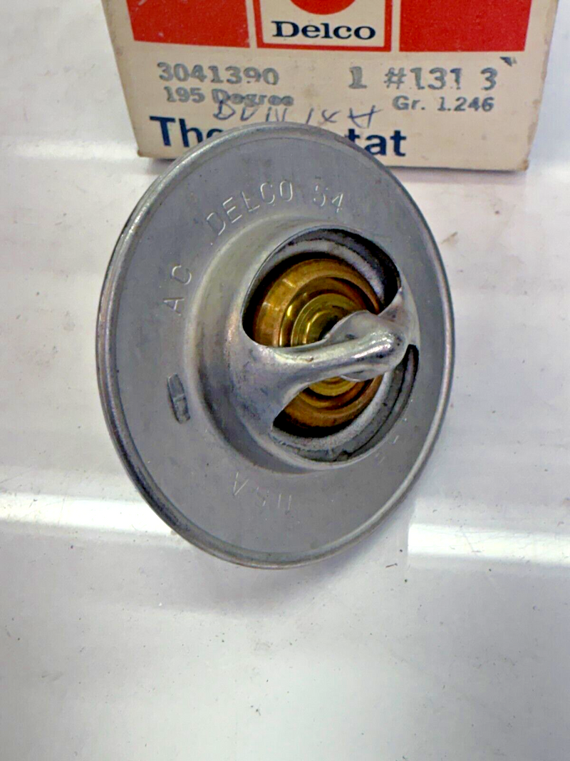 NOS 1966 -79 Chevy Corvette 427 A.I.R 195 Degree Thermostat Delco 3041390 C20-40