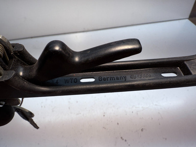 OEM Audi 4000 80-87 5000 80-83 Coupe Right Front Outer Door Handle 813837206C C7