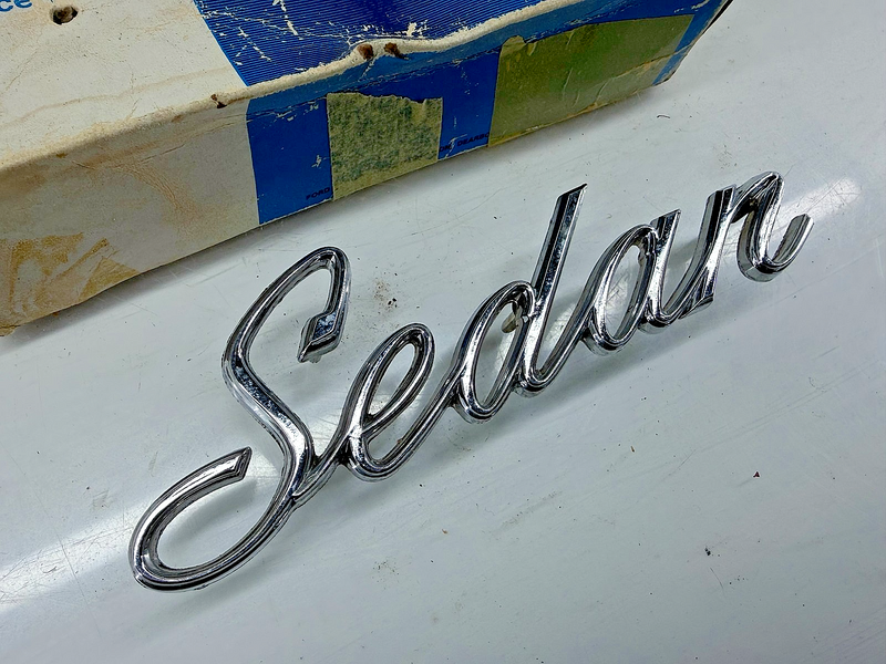 NOS 1969 Ford LTD Country Squire Sedan Chrome Emblem Badge C9AB71291B62B C56-20