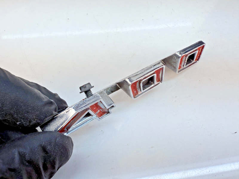 OEM 1968 69 70 71 1972 GTO LEMANS 400 ROCKER PANEL EMBLEM 9791519 B32-269