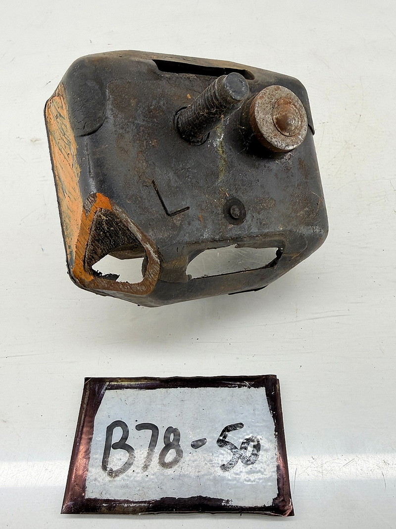 NOS 1979 - 1981 Ford Mustang Left Driver Engine Motor Mount D9ZZ-6038-B C78-50