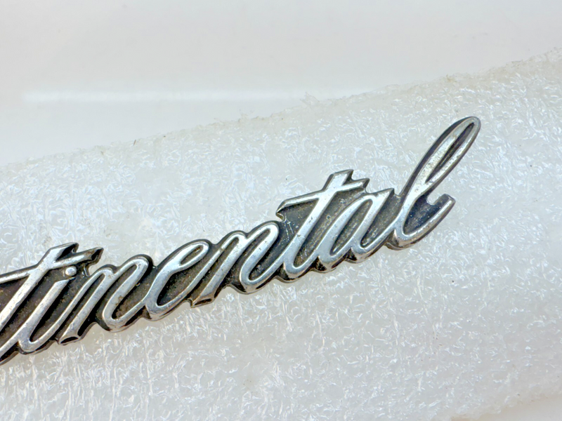 OEM 1972 - 1975 LINCOLN CONTINENTAL HEADLIGHT DOOR EMBLEM D2LB-13A171-AA B32-202