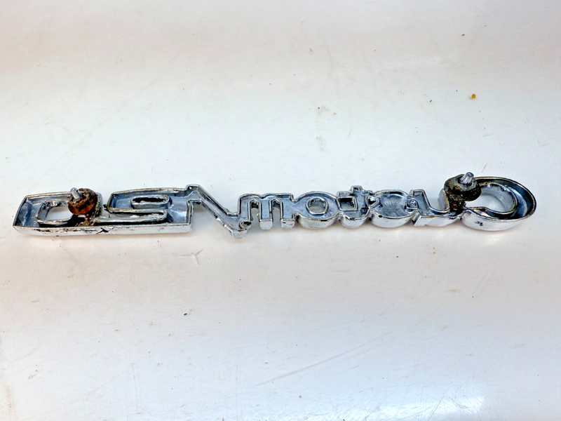 OEM 1969 1970 1971 1972 Chevrolet Custom 20 Emblem Truck Pickup 3944760 E8-18