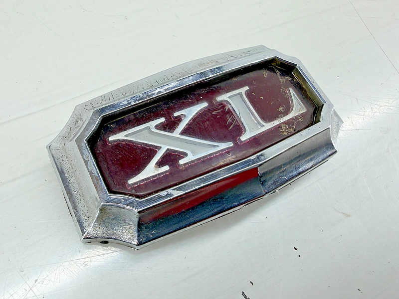 OEM 1969 FORD GALAXIE 500 XL HOOD ORNAMENT BADGE C9AB-16607-B E7-109