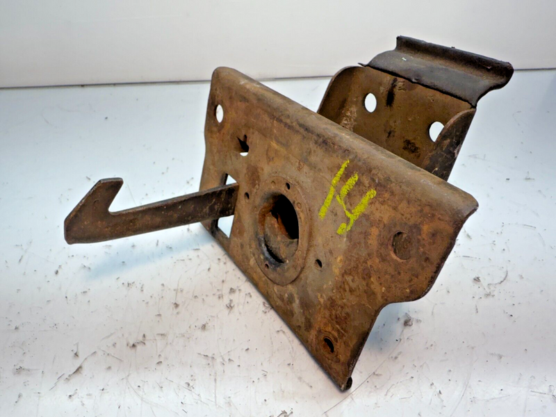 1975-80 Chevy Squarbody C10-30 K10-30 K5 Blazer Suburban Jimmy Hood Latch B43-14