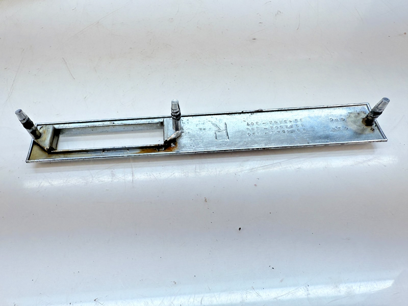 OEM 1969 Chevy Chevelle RH Front Fender Light Bezel Badge 350 3945292 E5-92