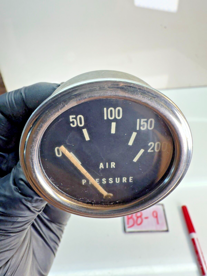 VINTAGE OEM STEWART WARNER AIR PRESSURE GAUGE 0 - 200 LB PSI 817626 B8-9