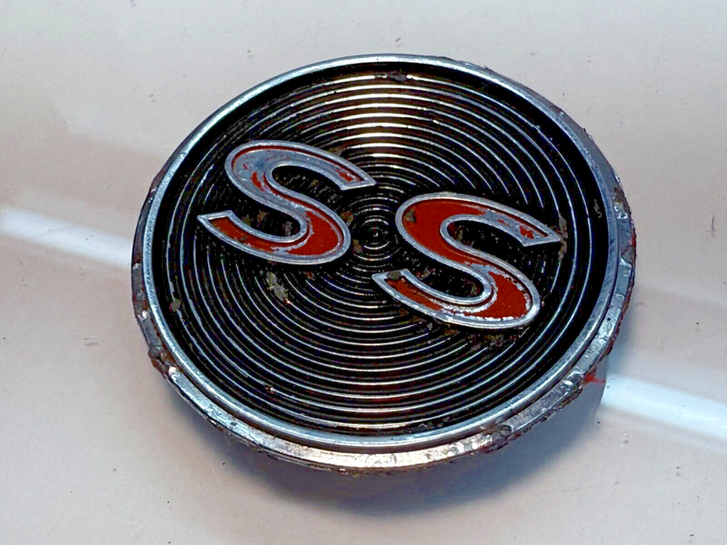 1964 IMPALA CONSOLE "SS" EMBLEM FACTORY ORIGINAL BEAUTIFUL!! 3843986 B32-91