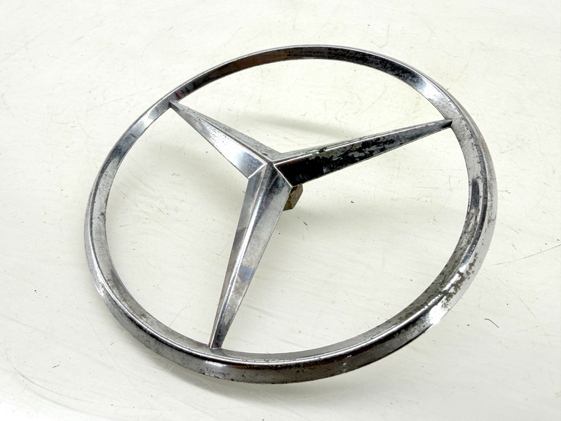 OEM Mercedes Benz W126 Rear Trunk Emblem Badge 1267580058 C67-44
