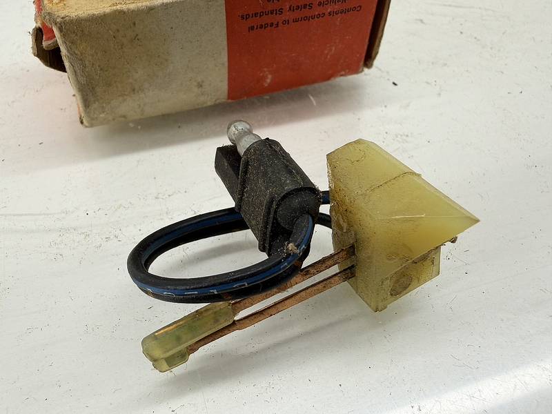 NOS 1968 - 1971 Ford Thunderbird Door Courtesy Switch D1SZ-13713-A C62-41