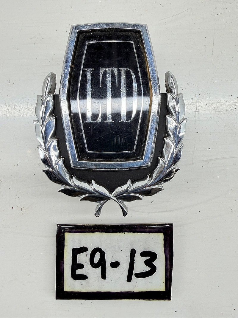 OEM 1973 Ford LTD 683 Roof Side Emblem Badge D3AB-7142514-AB E9-13