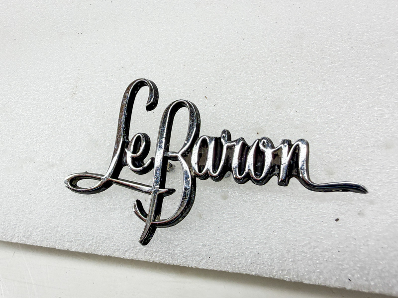 OEM 1969 1970 1971 CHRYSLER IMPERIAL LeBARON FENDER EMBLEM 3504322 E10-87
