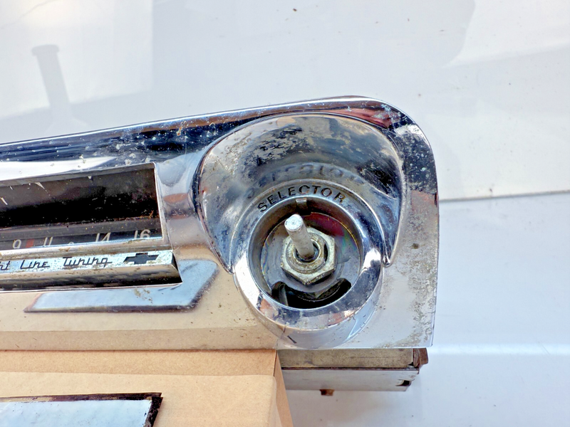OEM 1959 - 1960 CHEVROLET IMPALA BELAIR BISCAYNE AM RADIO 59 60 B68-4