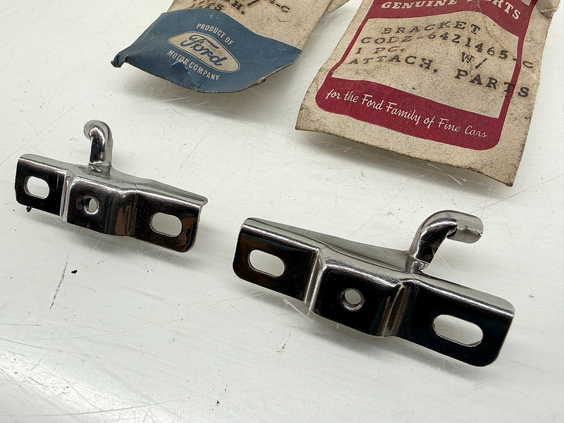 NOS 1960 - 1963 FORD FALCON VENT WINDOW PIVOT BRACKETS C0DZ-6421464-C C67-117