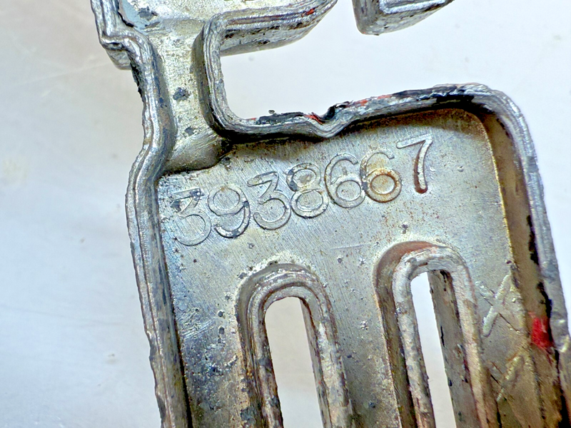 OEM GM 1969 Original Chevrolet Camaro 327 Emblem 3938667 B32-357