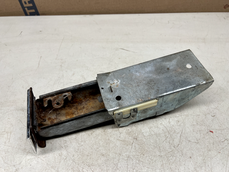 OEM GM 1965 1966 Impala Caprice Polished Dash Ashtray & Bracket RED 65 66 B38-4
