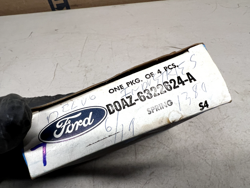 NOS OEM Ford DOAZ-6322624-A 3 PIECES Power Window Spring B26-7