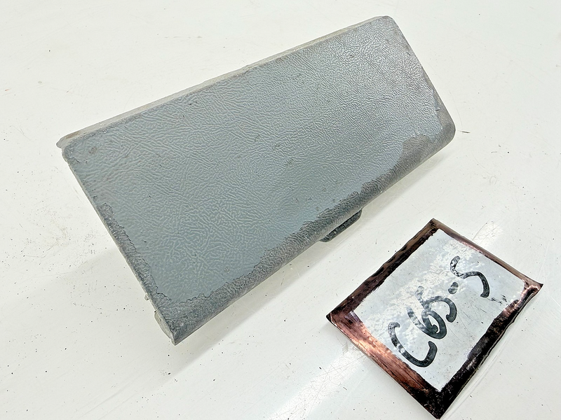 OEM 1987 - 1989 Ford Mustang Console Ashtray Lid Grey E7ZB-61048A04-AWA C65-5