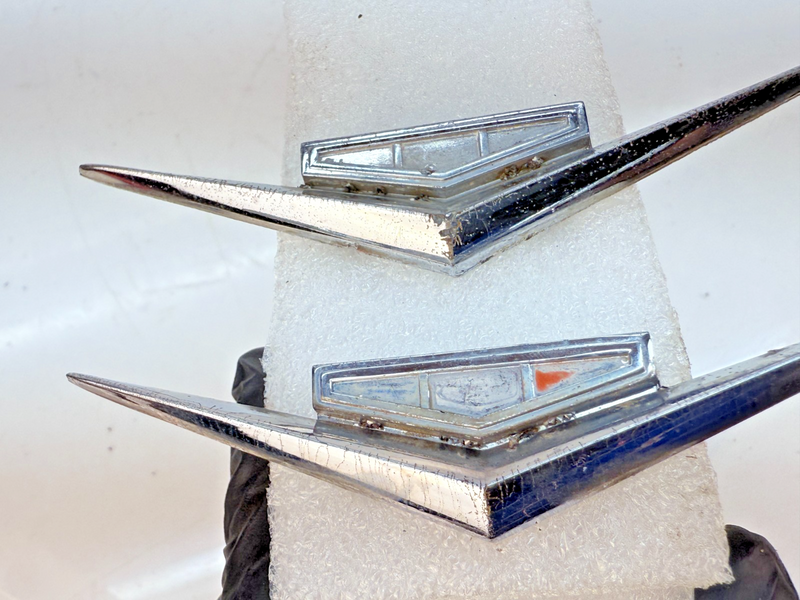 OEM 1962 1963 1964 Chevrolet IMPALA PAIR Chrome V Fender Emblem 3791999 E5-40