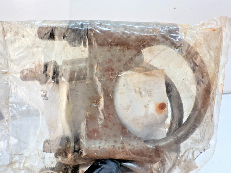 NOS 1964 - 1967 Chevy 302 327 348 396 2-1/2" Center Exhaust Hanger Clamp B80-39