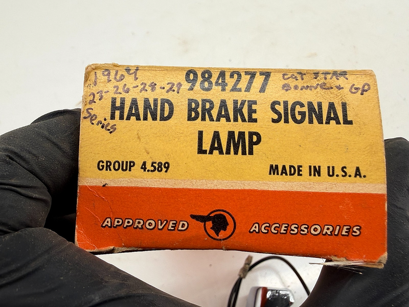 NOS 1964 1965 Pontiac Accessory Dash Reverse Indicator Lamp GM 984277 C62-21
