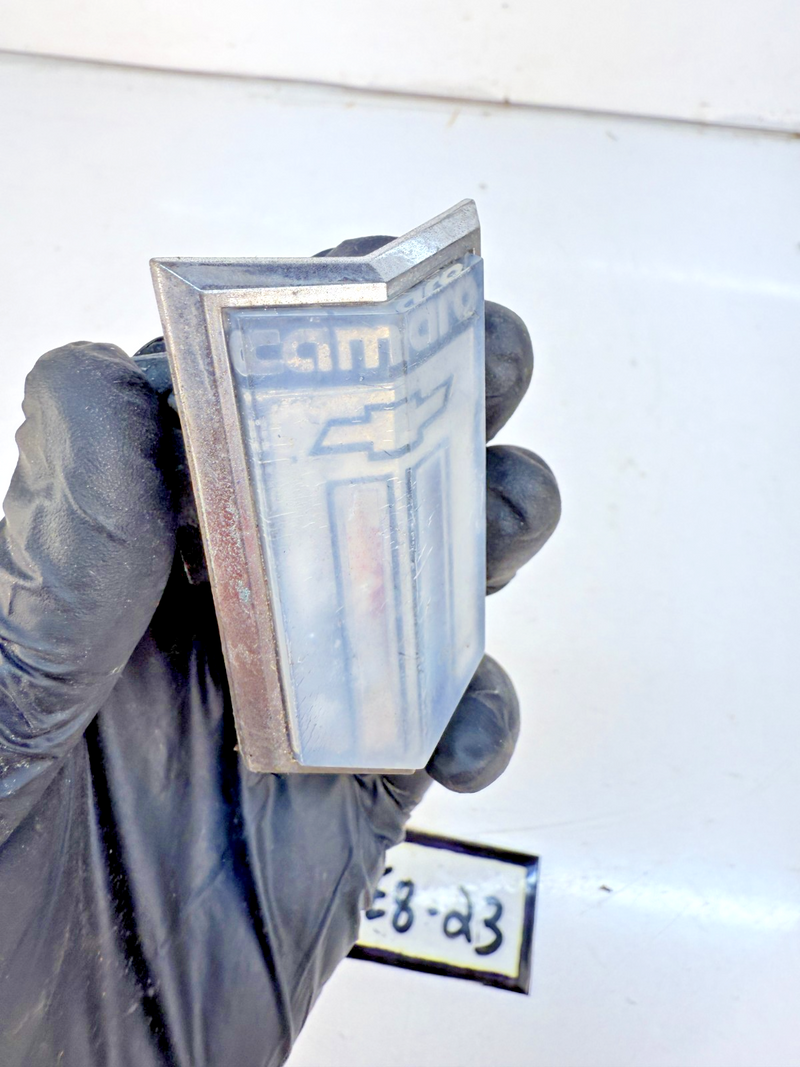 OEM 1980 1981 Chevrolet Camaro Front Nose Grill Grille Emblem GM 14013844 E8-23