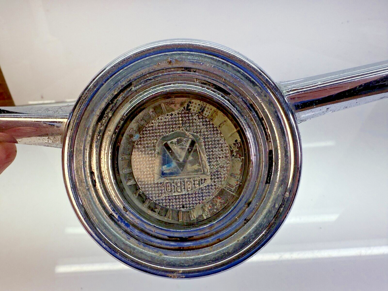 OEM 1954 FORD CAR ORIGINAL MASTER GUIDE POWER STEERING HORN RING BUTTON B52-45