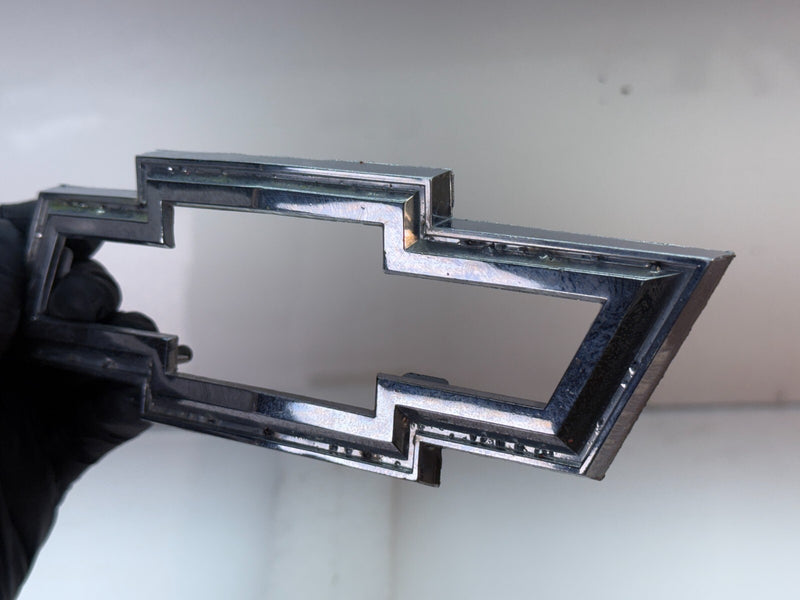 1969 1970 Chevrolet Truck Blazer Bow Tie Grill Hood Emblem Badge 3940708 B32-156
