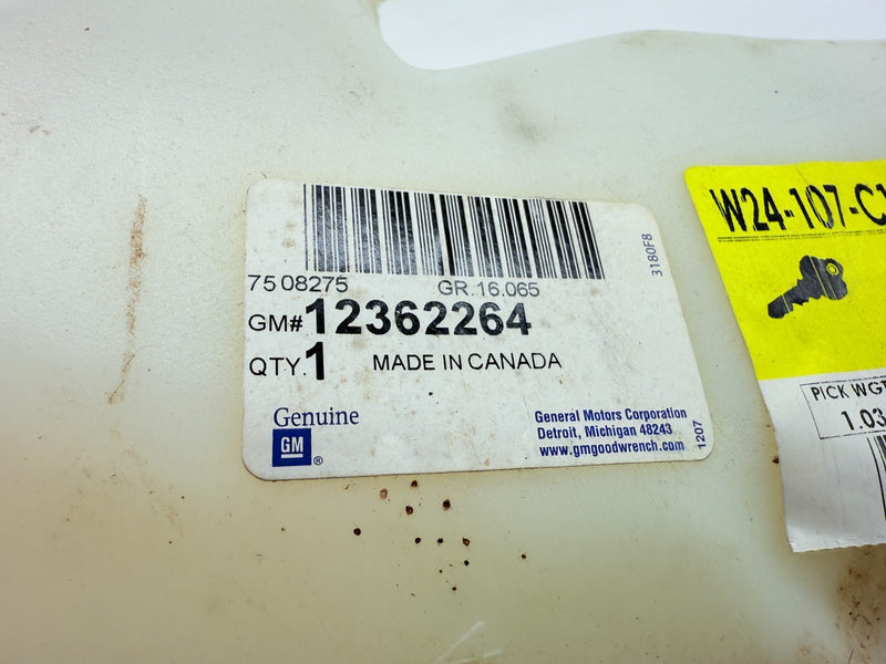 NEW OEM 2002-2005 GMC Envoy Windshield Washer Reservoir 12362264 C33-3