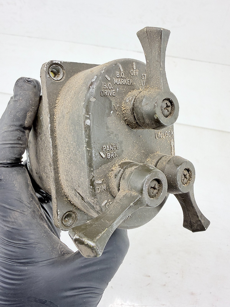 Military Humvee WILLYS Headlamp Headlight Lamp 3 Lever Switch MS 51113-1 C48-37