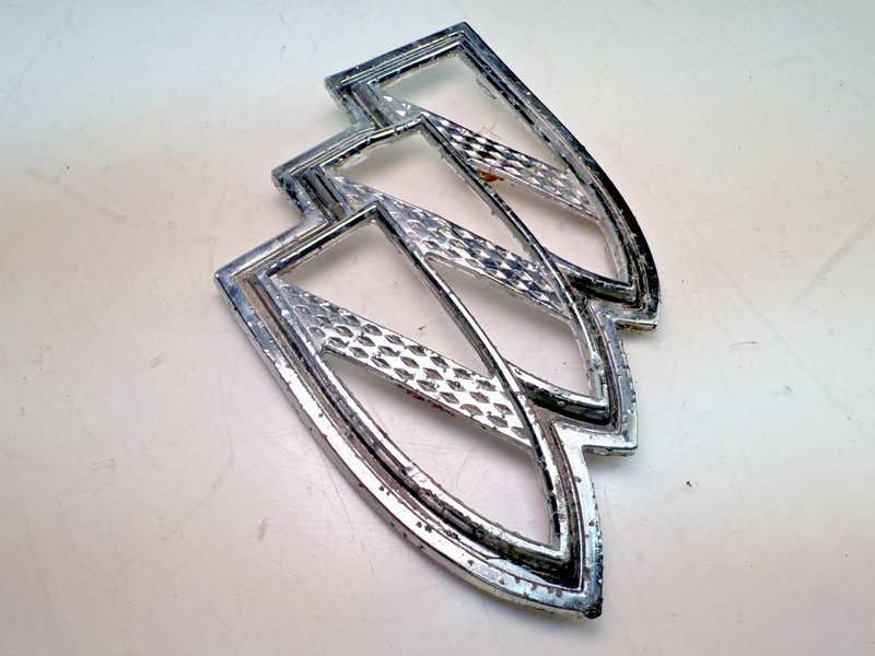 OEM 1968 Buick LeSabre Le Sabre Rear Trunk Lid Tri Shield Emblem 7740825 E7-31