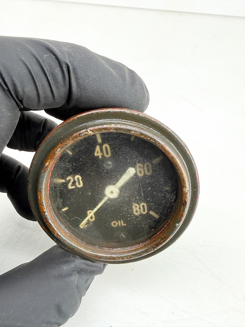 OEM 1940's Ford GPW Jeep Willys MB M38 Oil Pressure Gauge 0-80 PSI WWII C67-109