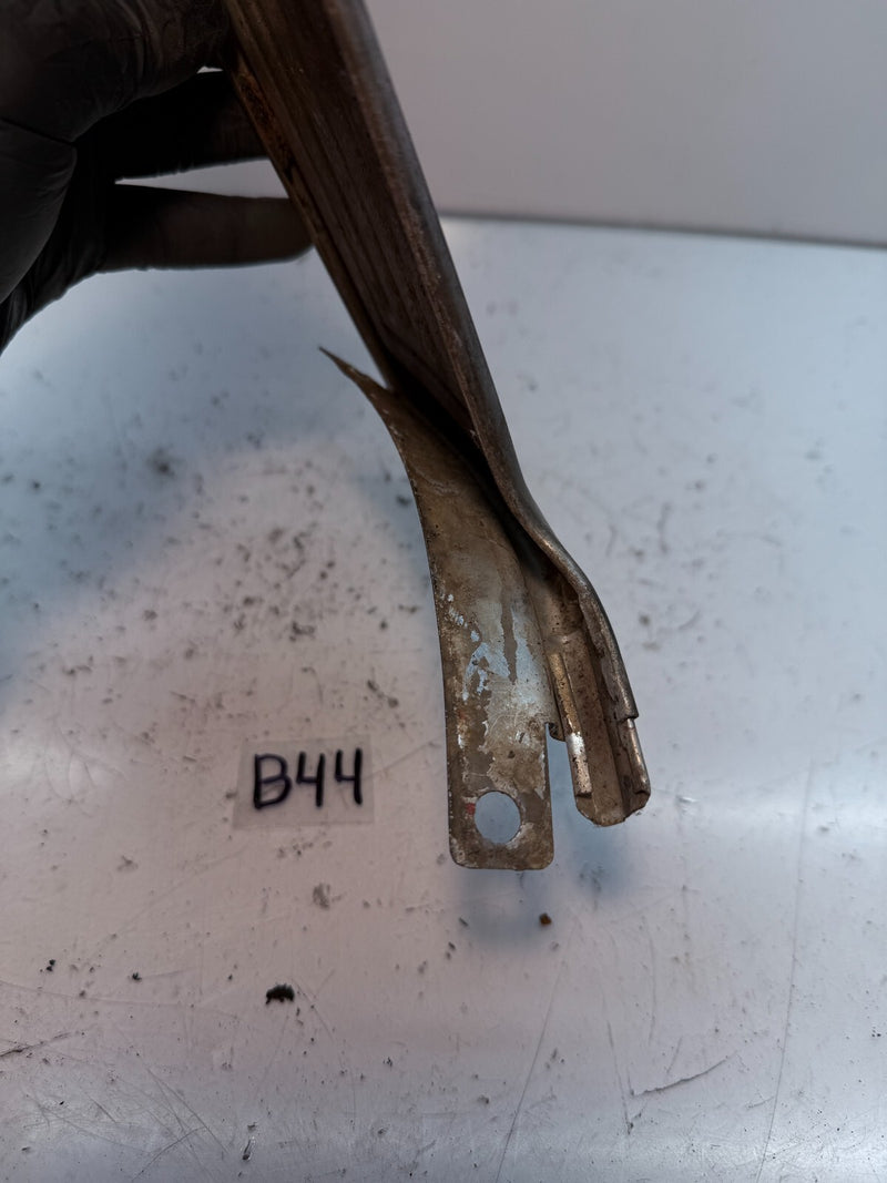 1972 72 GTS Gran Torino Sport CJ Fender Trim Molding B44-4