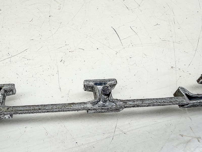 Vintage OEM 1970 CHEVELLE MALIBU BLOCK LETTER BAR EMBLEM 3974320 E10-8